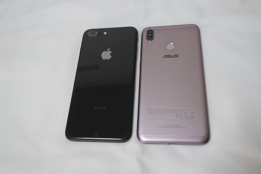 iPhon 8 PlusとZenFone Max(M2) の背面